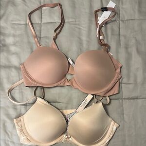 Victorias Secret NWT Women's Beige and Cream Bras (2)